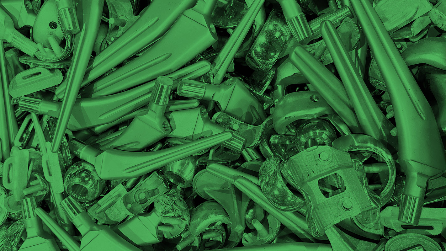 Nahaufnahme Altmetall nach der Kremation