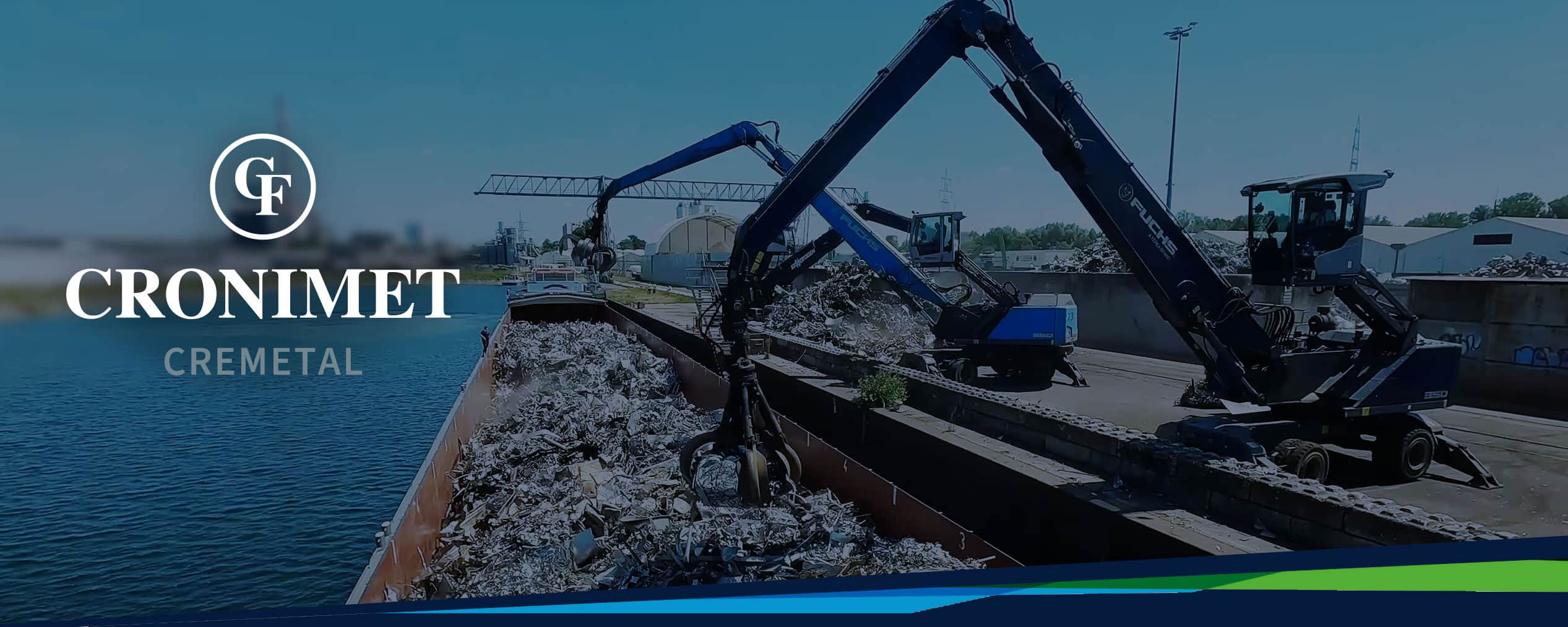 Hintergrundbild Beladung von Transportschiff mit Schrott  im Rheinhafen